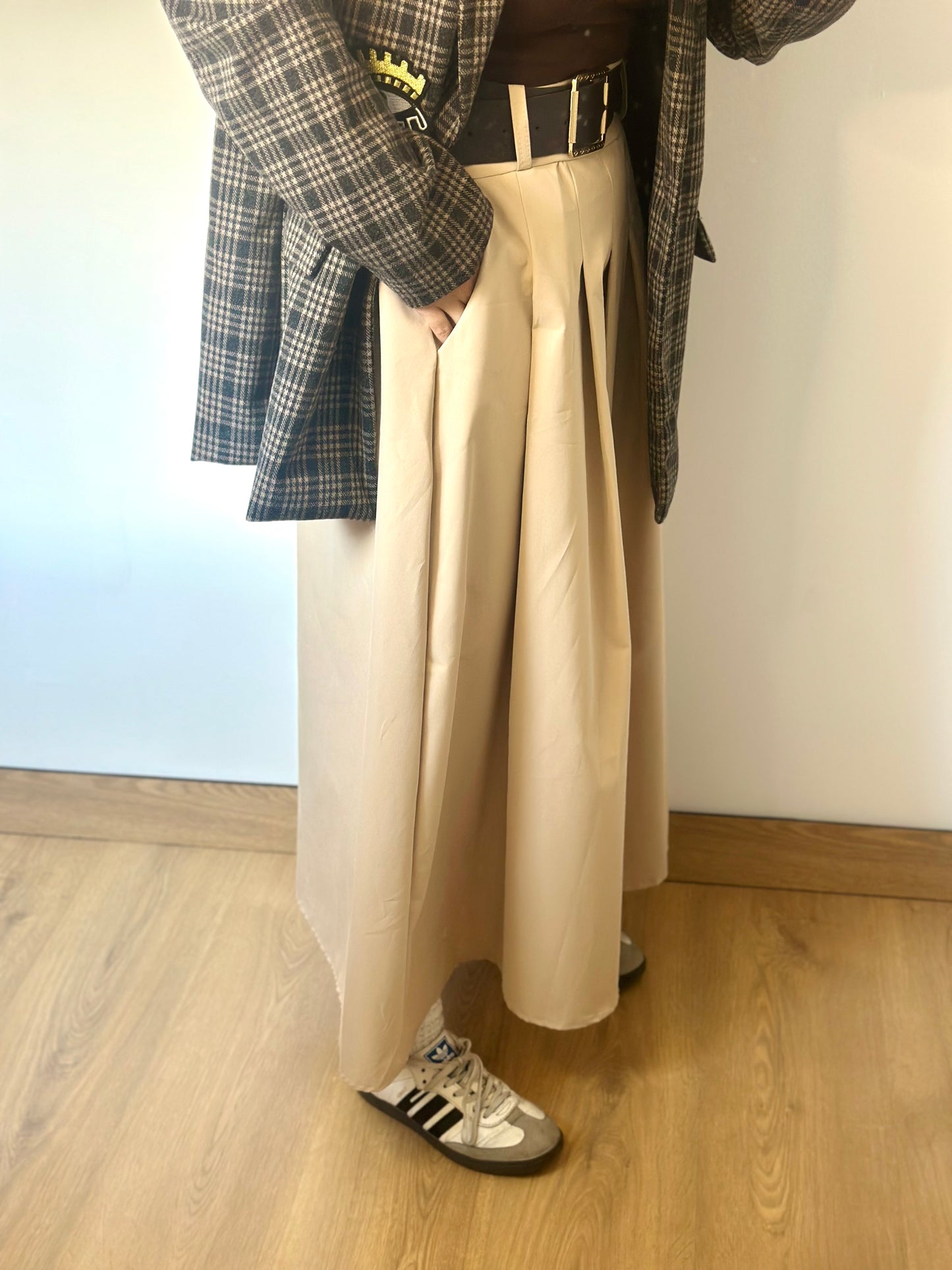 FALDA MAXI CON CINTURÓN