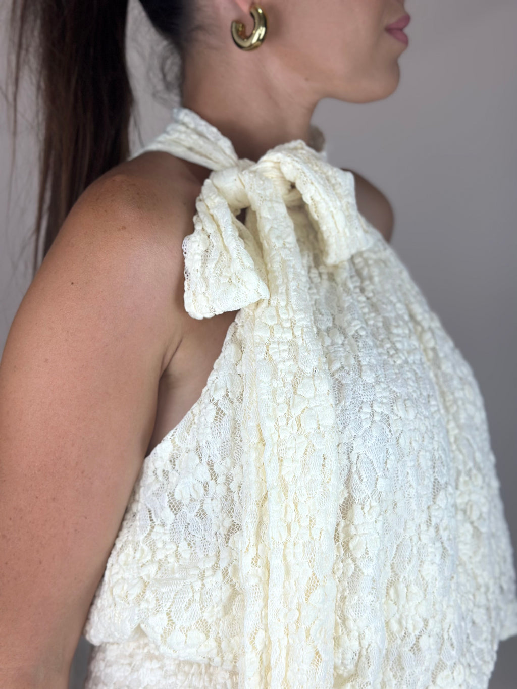 TOP ENCAJE DETALLE LAZO