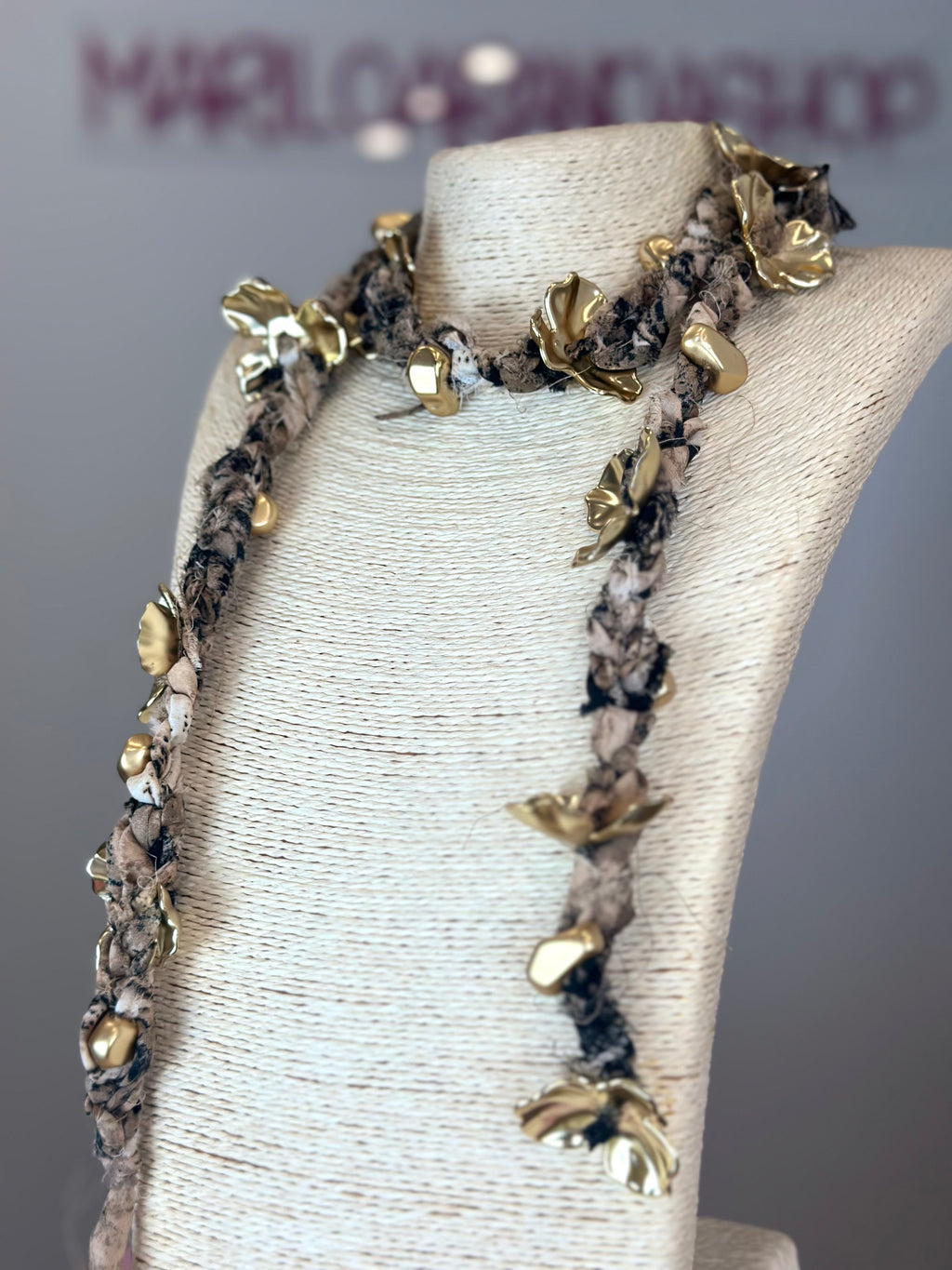 COLLAR TELA FLOR